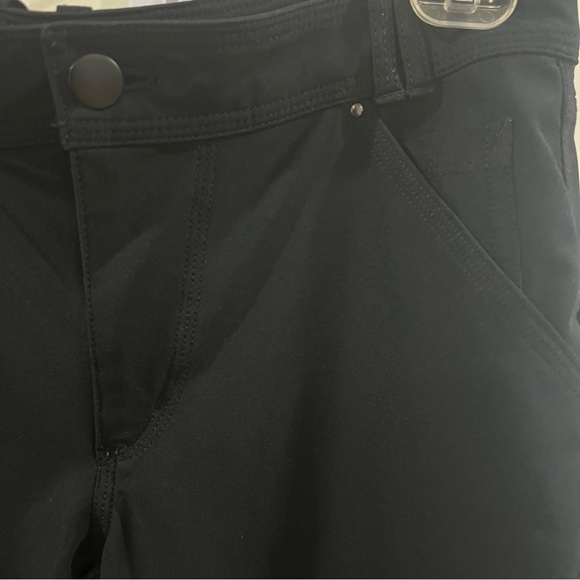 Lululemon utility low rise straight cut pants size 4 - Picture 6 of 6